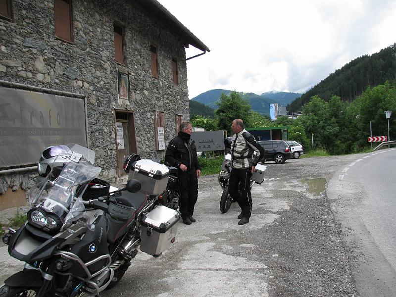035_Heimfahr_ Brenner_Landstrasse.JPG - Österreich ist erreicht: kurze Rast an der alten Brenner-Straße in Richtung Inntal.